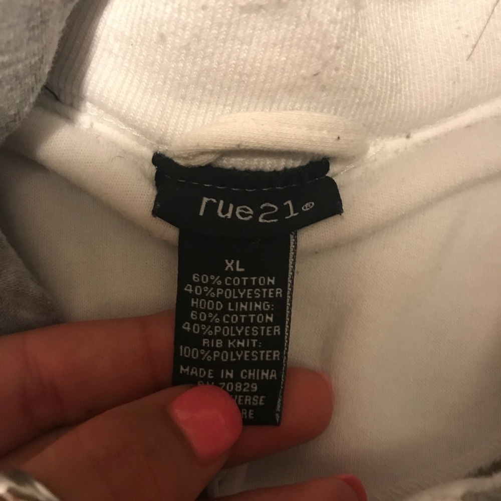 White vest from rue 21 - Picture 2 of 2